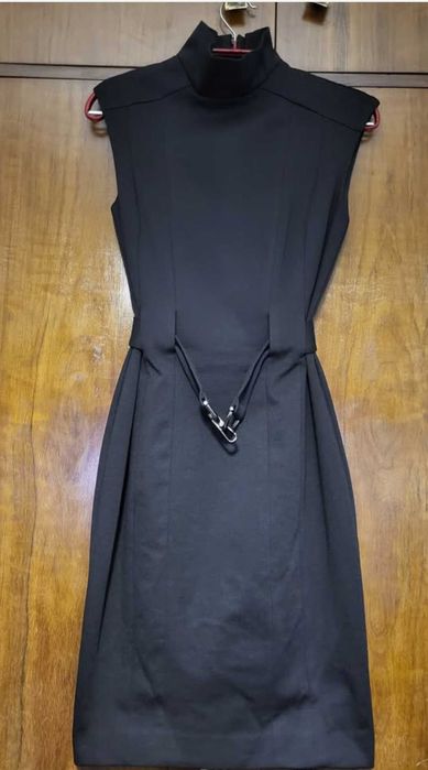 Vestido Zara, tamanho S, com cinto, vestido justo e manga curta