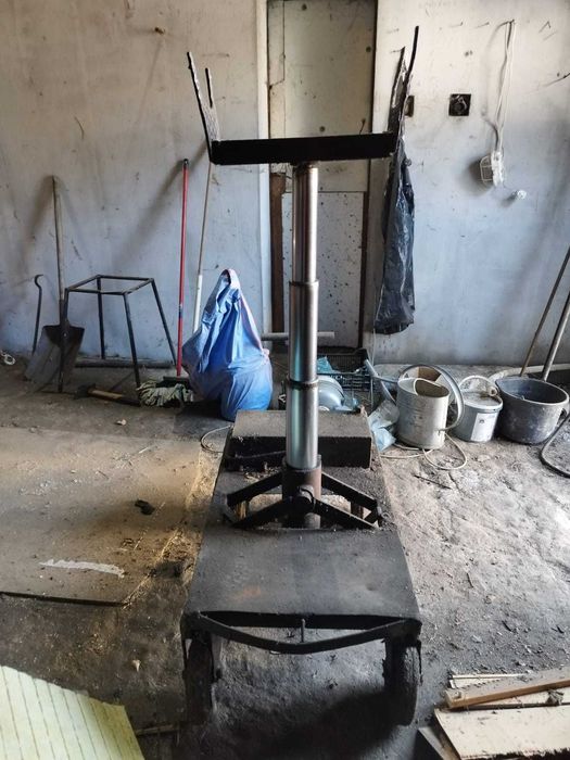 Hydrauliczny podnośnik warsztatowy – żaba
