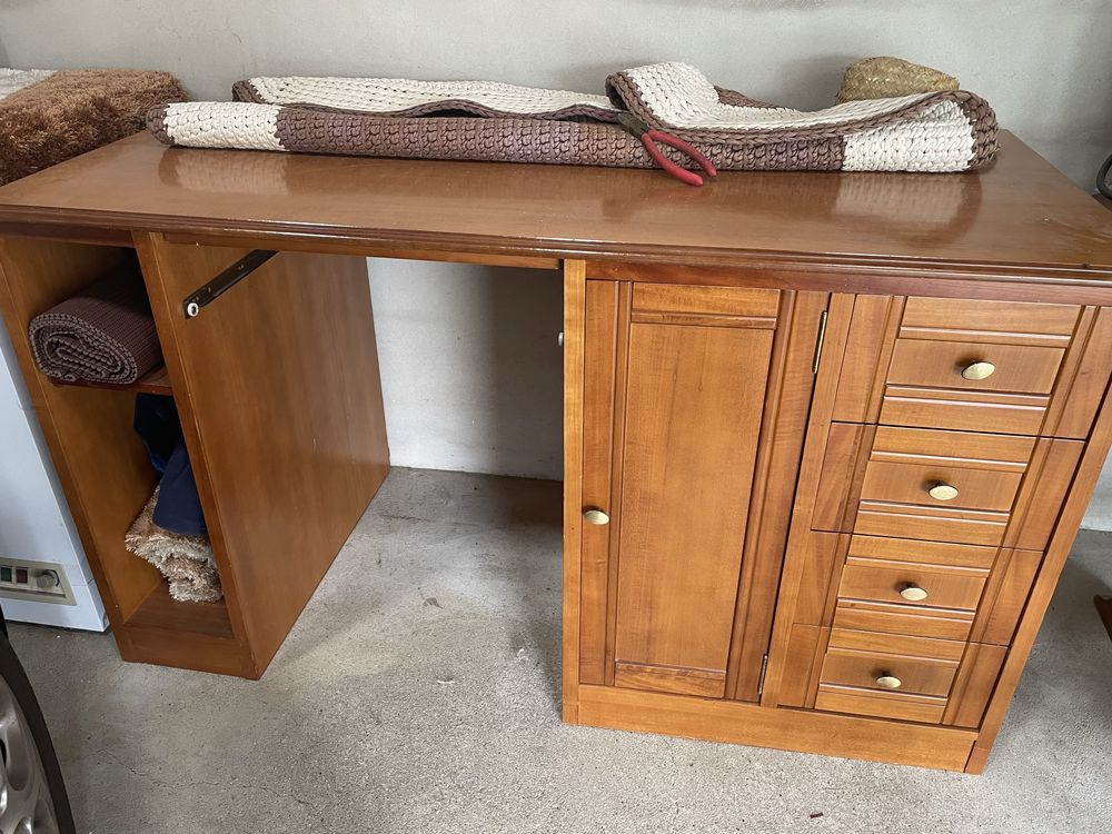 Secretaria  em madeira