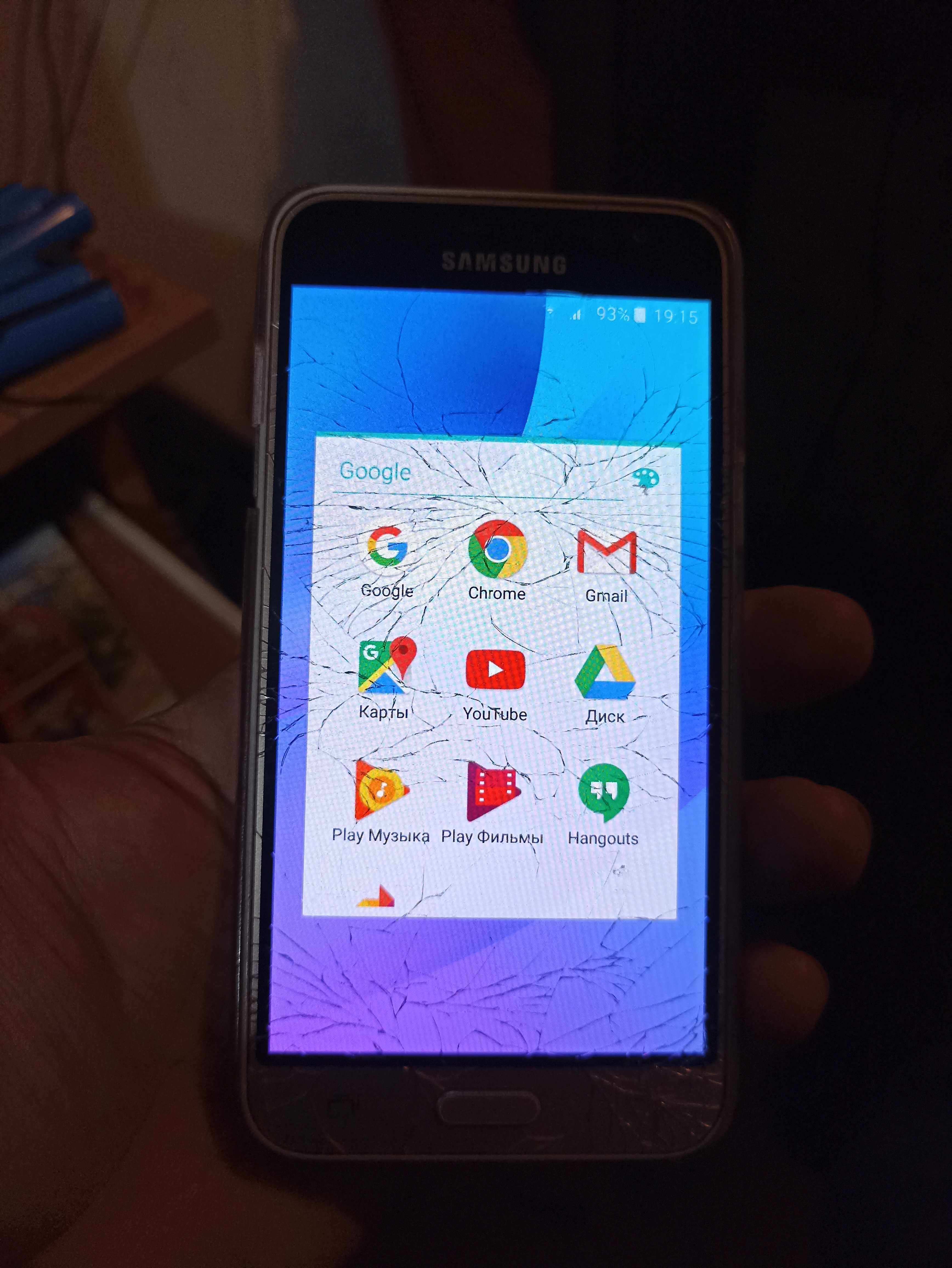 Мобільний телефон Samsung Galaxy J3 J320а на 2 сімки.батарея хороша!