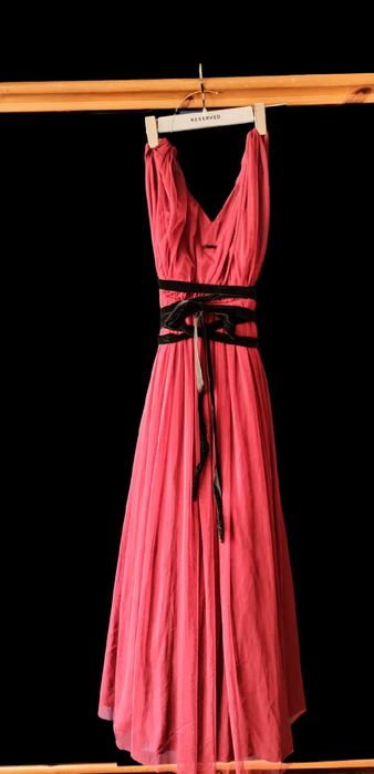 Tiulowa suknia Asos 4 warstwy odkryte plecy studniówka Maxi