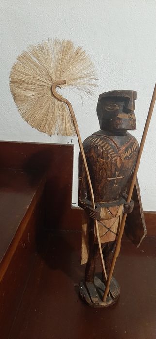 Artesanato: soldado em madeira