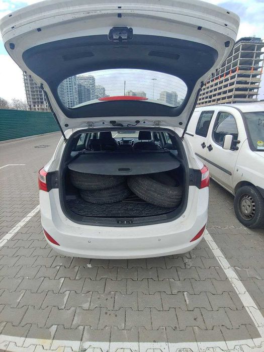 Hyundai i30 2012 дизель 1.6 автомат універсал
