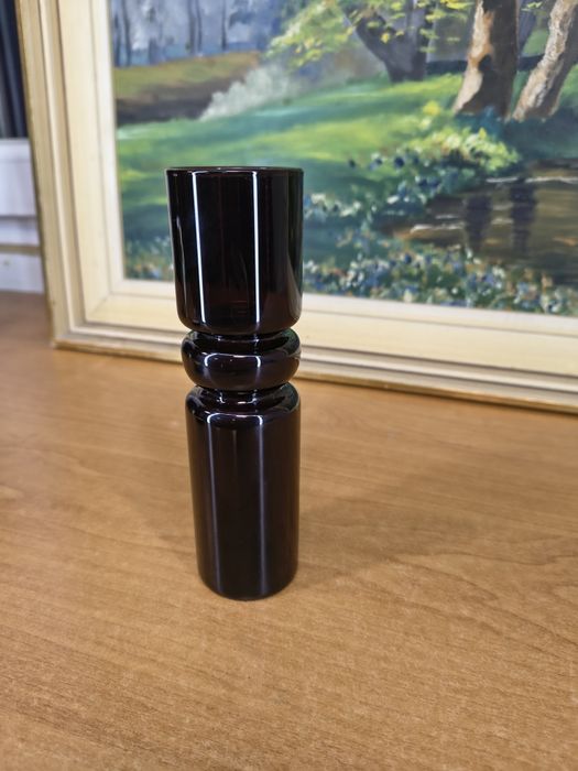Szklany wazon/kielich artystyczny – szkło barwione, wysokość 16 cm