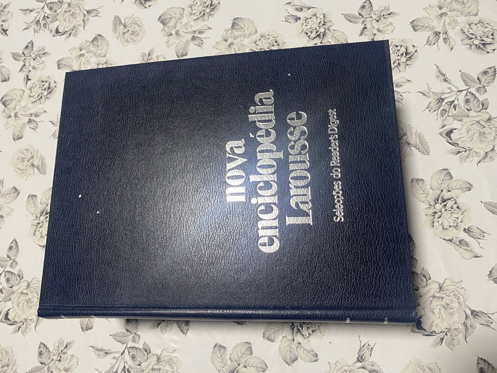 Coleção Nova enciclopédia Larousse