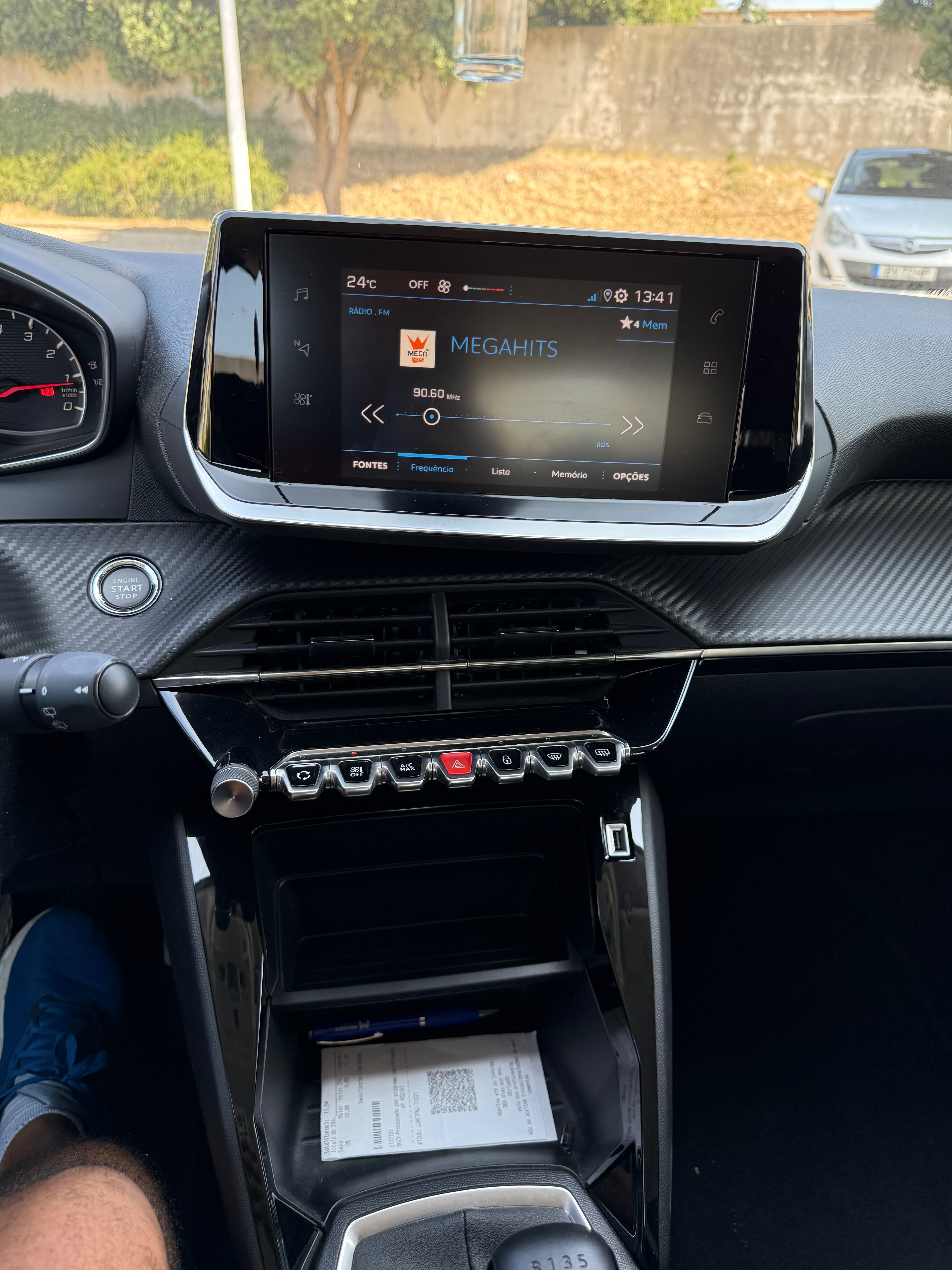 Peugeot 208 1.2 impecável