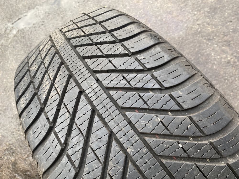 Opony wielosezonowe Goodyear Vector 4Seasons 225/50 R17 2szt. 2020r.