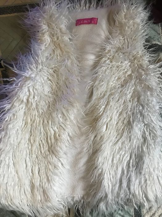 Мехова жилетка на дівчинку