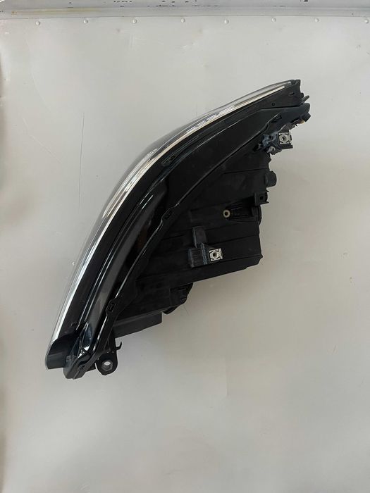 Pakiet Lamp Przednich Full LED VW Golf 8