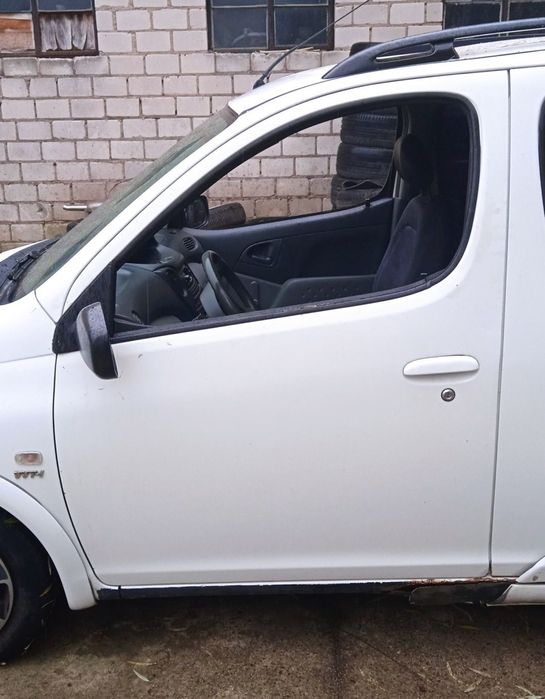 Drzwi lewy prawy przód tył Toyota Yaris Verso 2002 lak. 068