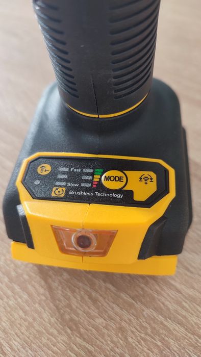 Nowy klucz udarowy pneumatyczny DeWalt DCF 900