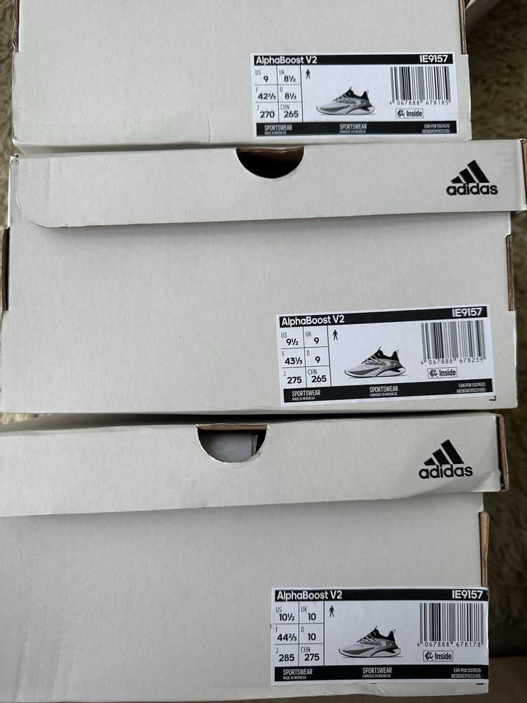 Чоловічі кросівки adidas alphaboost v2