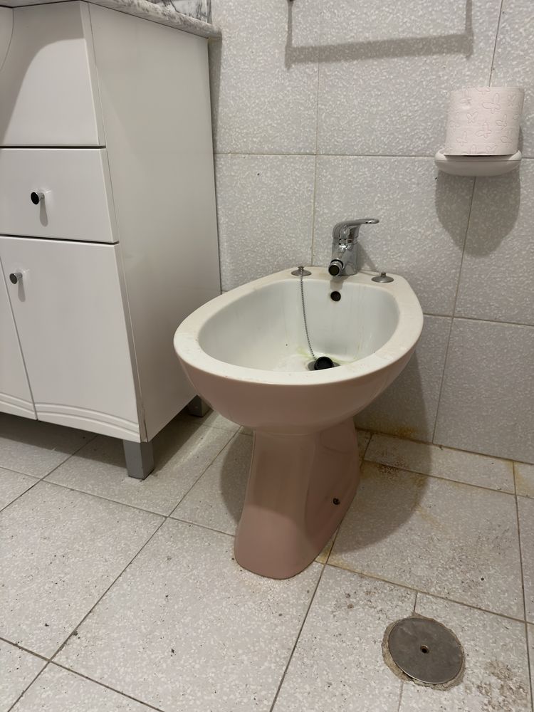 Movel e loiças casa de banho