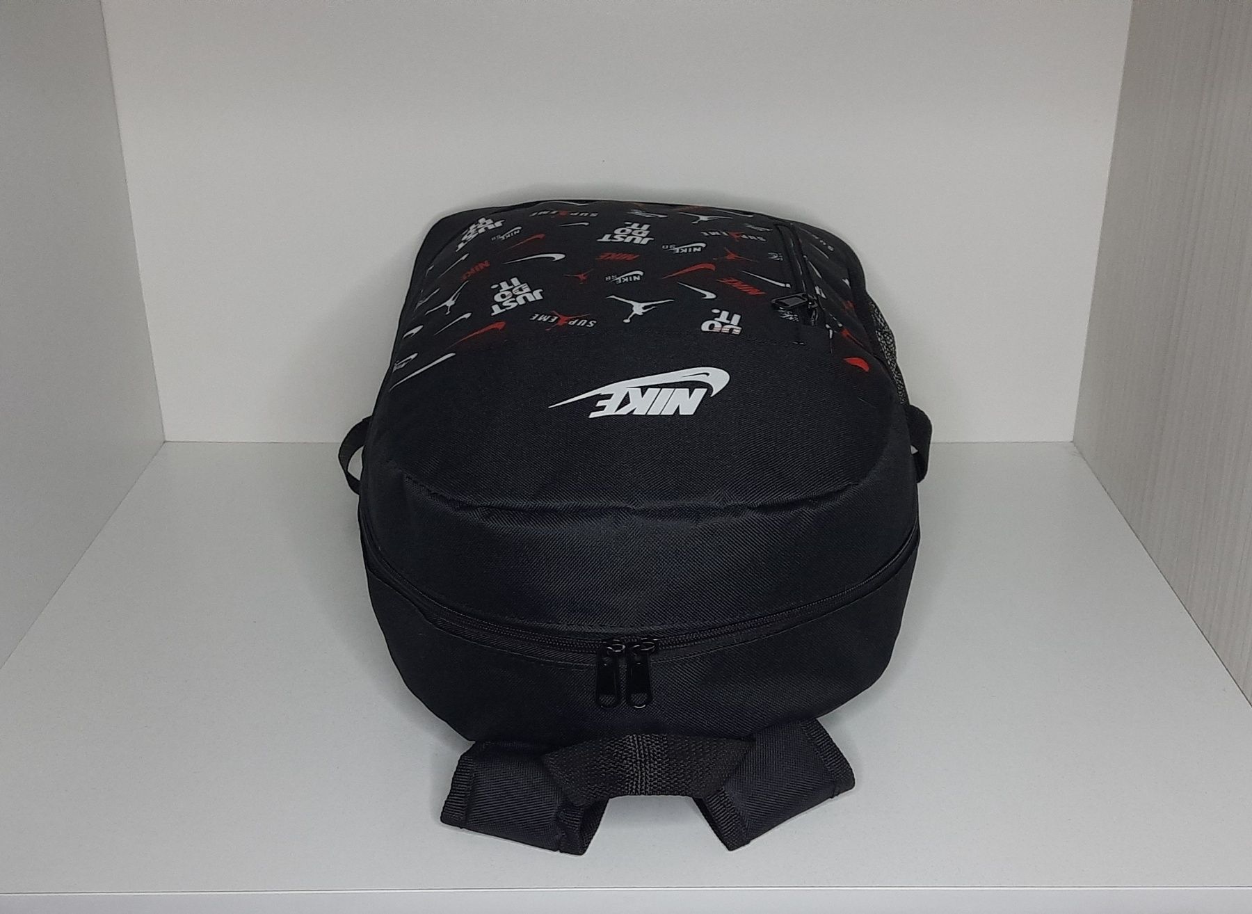 Чёрный рюкзак Nike