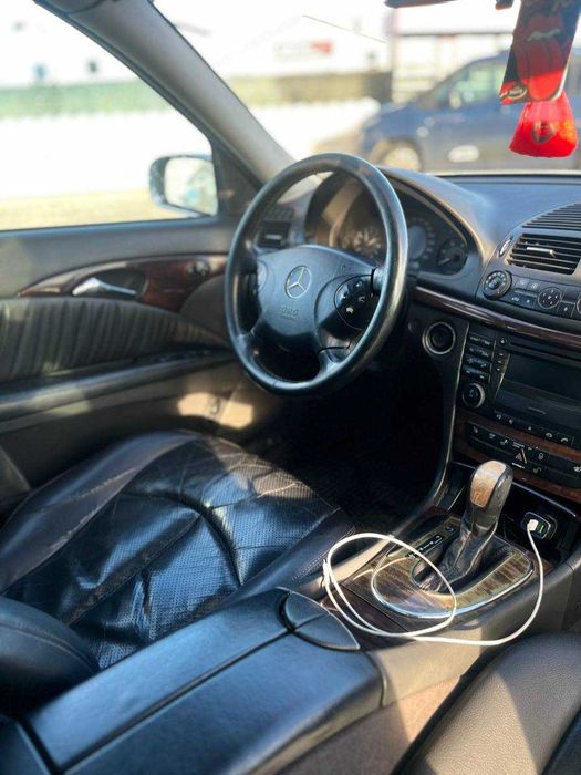 Mersedes W211 Rok 2003