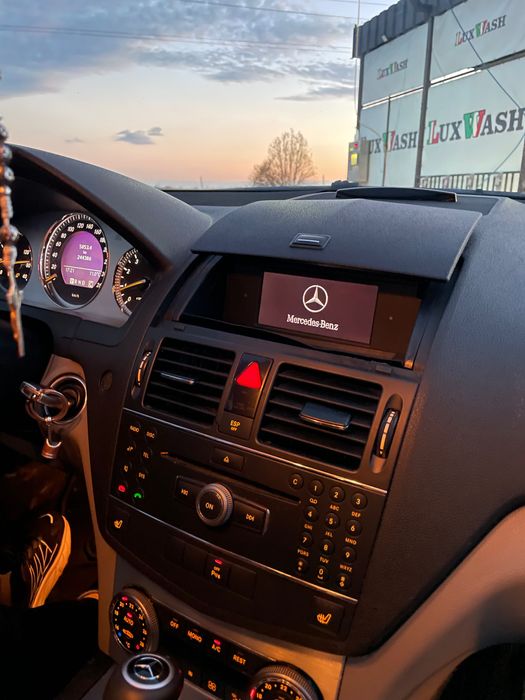 Mercedes-Benz c200 s204 2008р