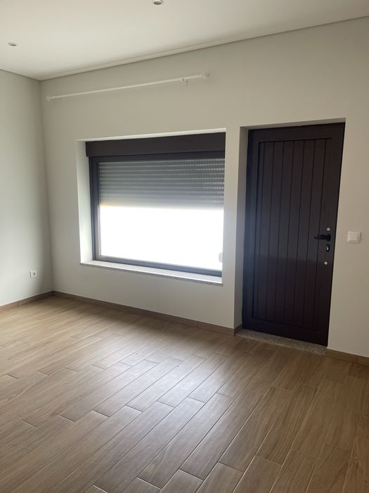 Moradia T3 térrea sem estacionamento- Largo da codiceira, Alfena