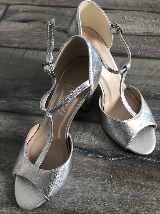 Nowe taneczne buty na wesele *Kotyl* srebrne r. 36 faktura/pudełko