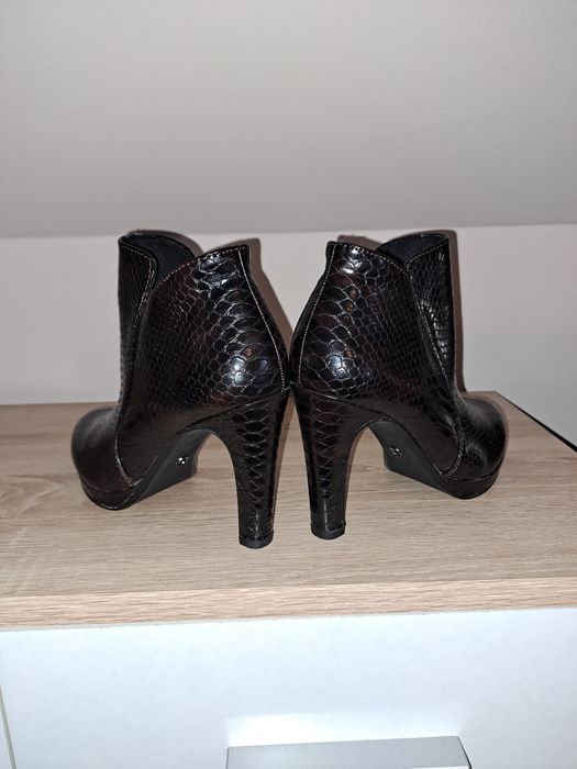 Buty na obcasie print węża nowe z metką