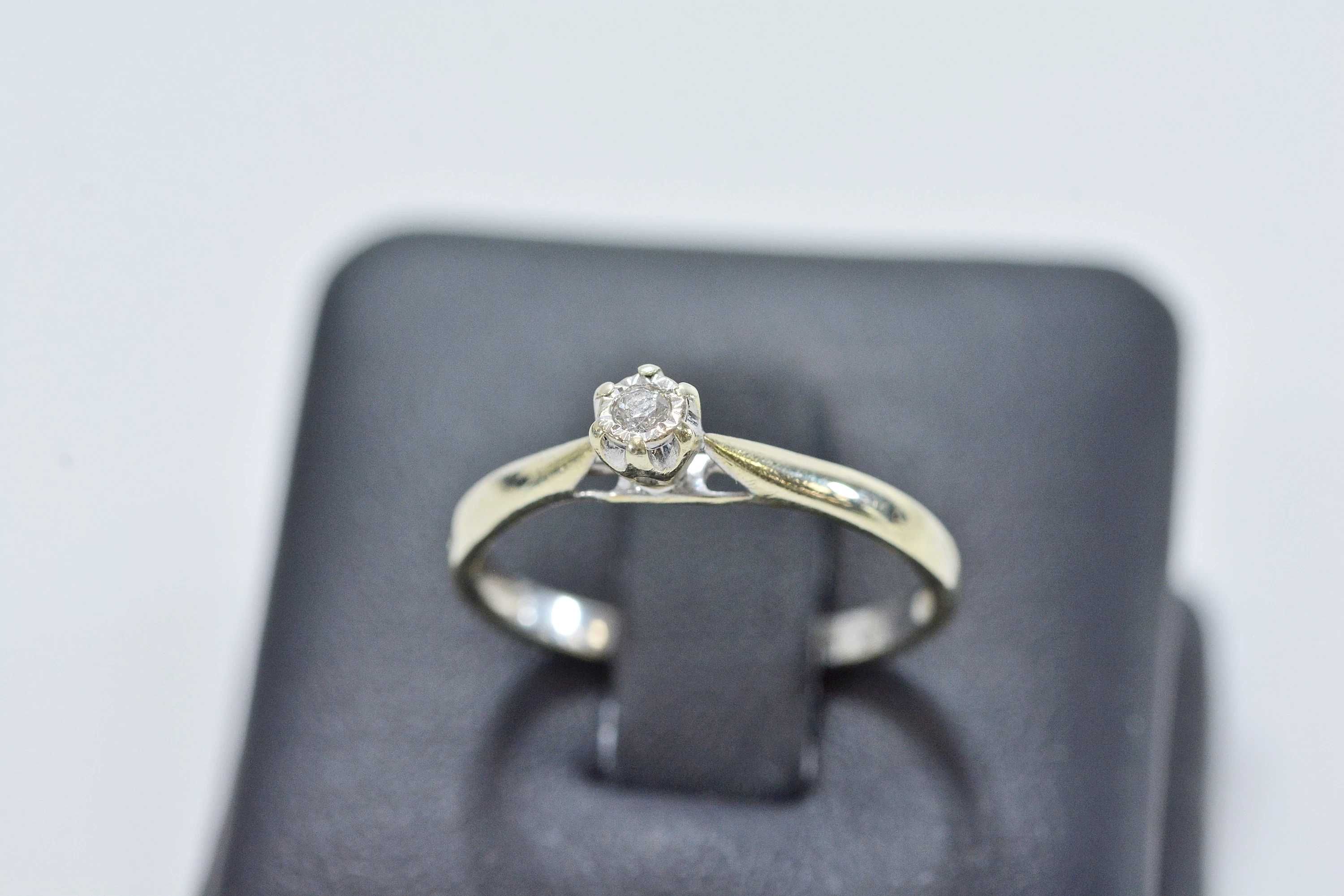 Piękny drobny pierścionek z brylantem 1,61g 585