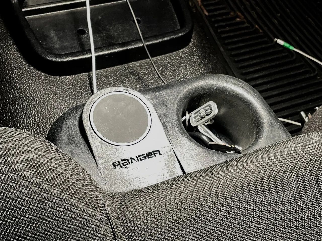 Подстаканник Ford Ranger Magsafe