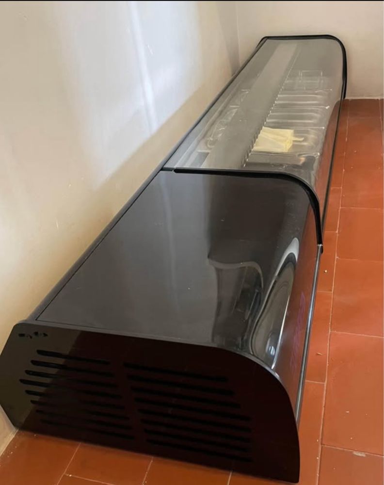 Vitrine refrigerada para sushi bar