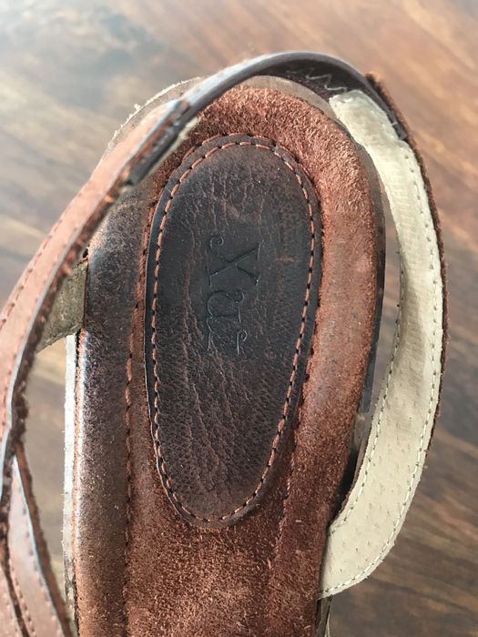 Sandálias novas da Xuz