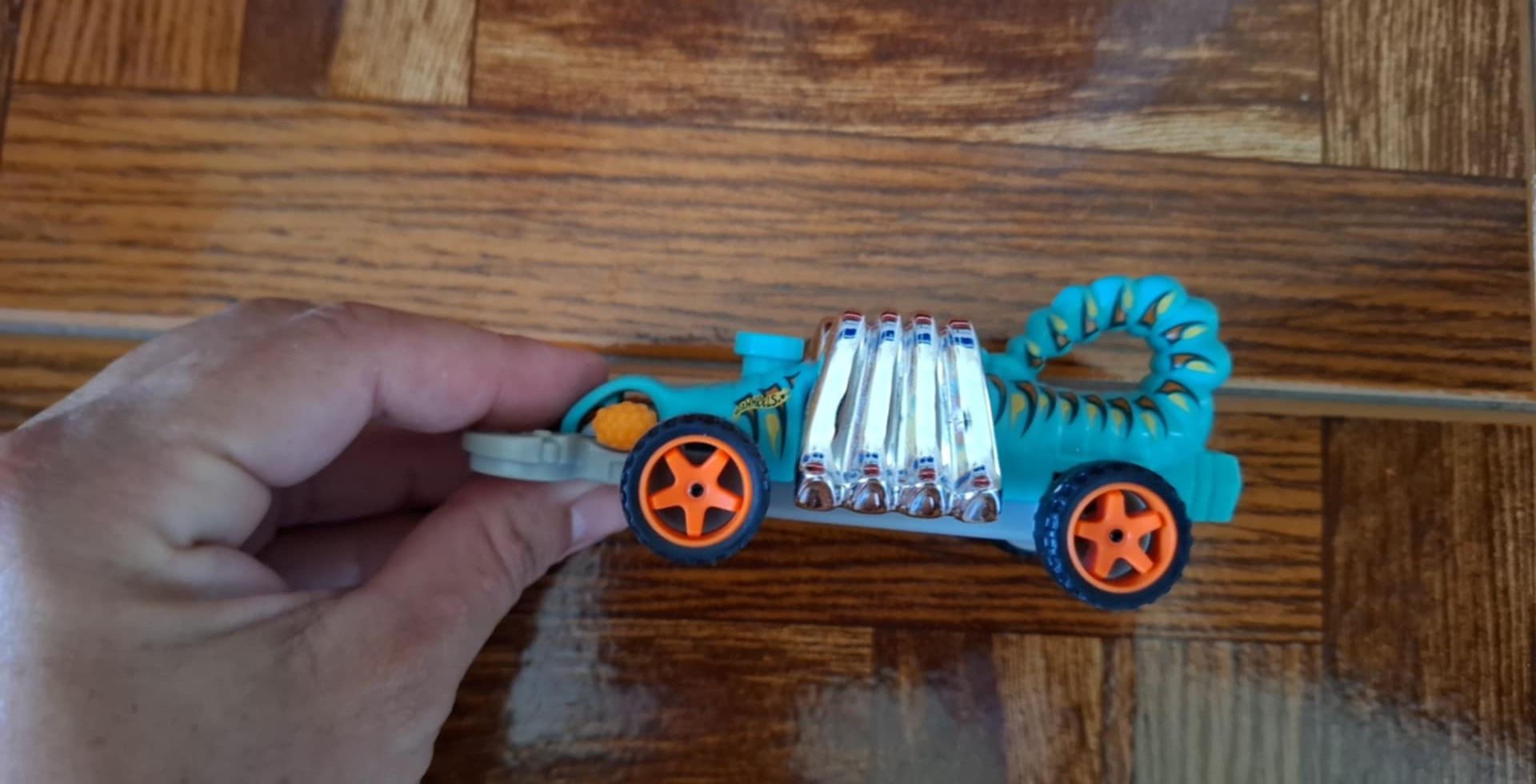 Camião mala de transporte de carros com 32 carros miniatura hot wheels