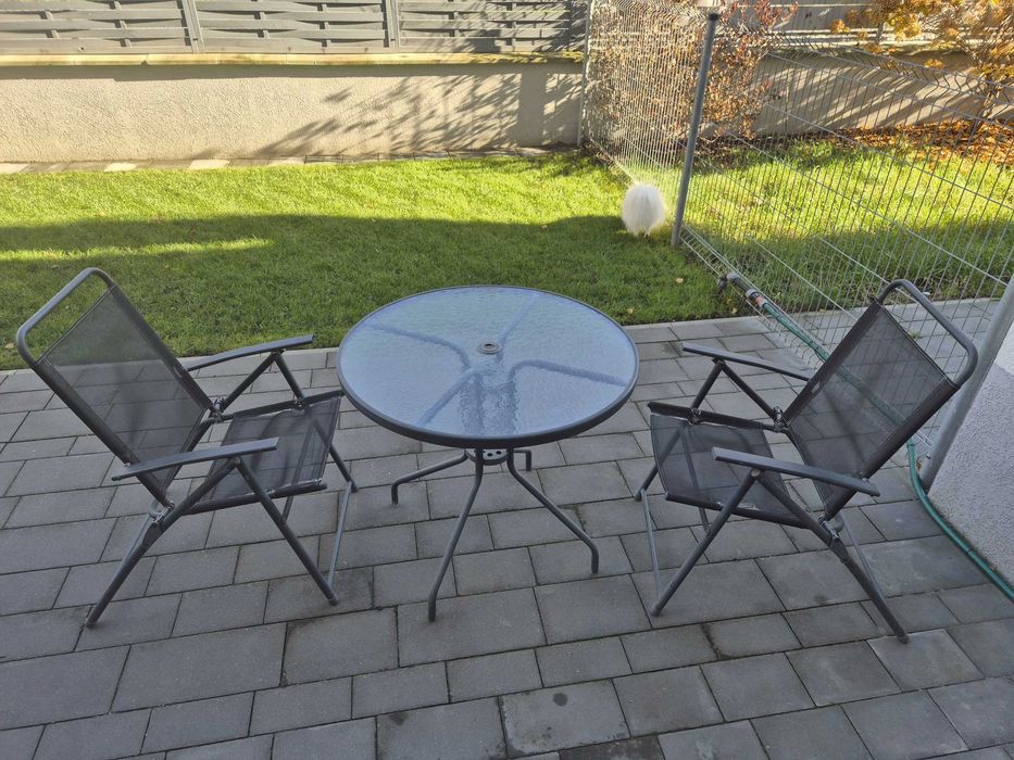 Stolik ogrodowy i 2 krzesła