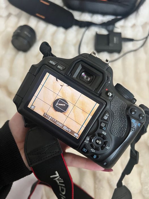 Canon 600D в ідеальному стані  з додатковим обєктивом 18-55