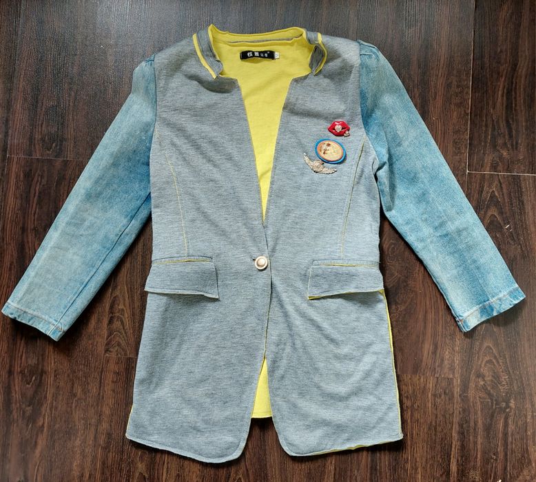 Піджак з джинсовими рукавами