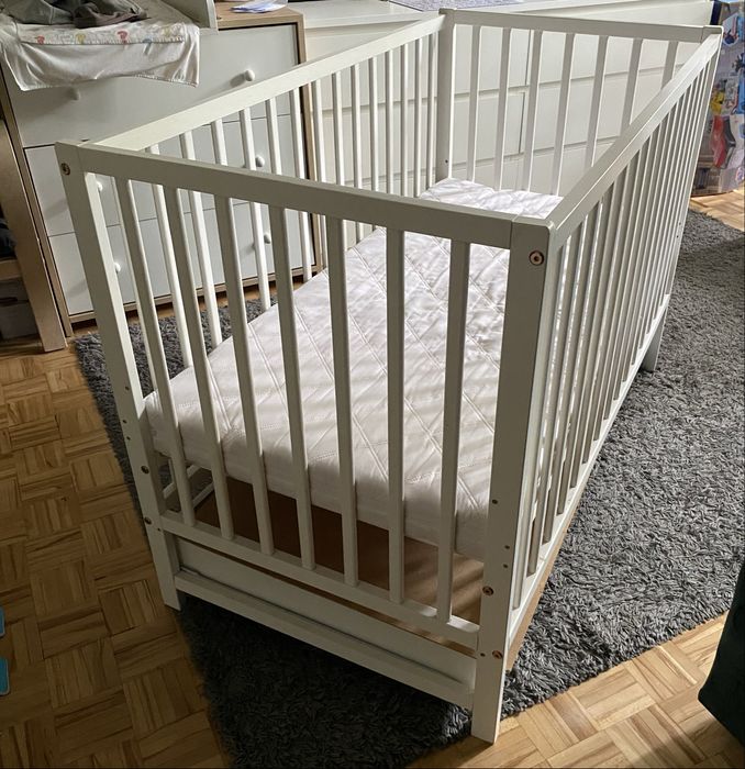 Łóżeczko niemowlece 120x60 z materacem