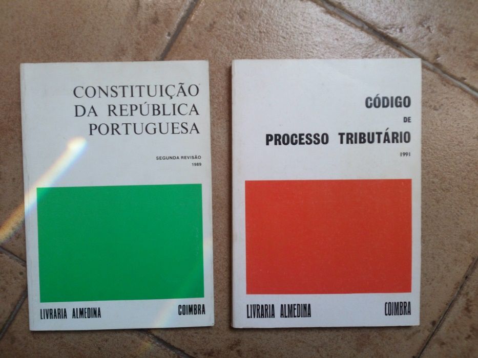 Vários Livros de Direito, Política, Seguros, Sociedade e Território