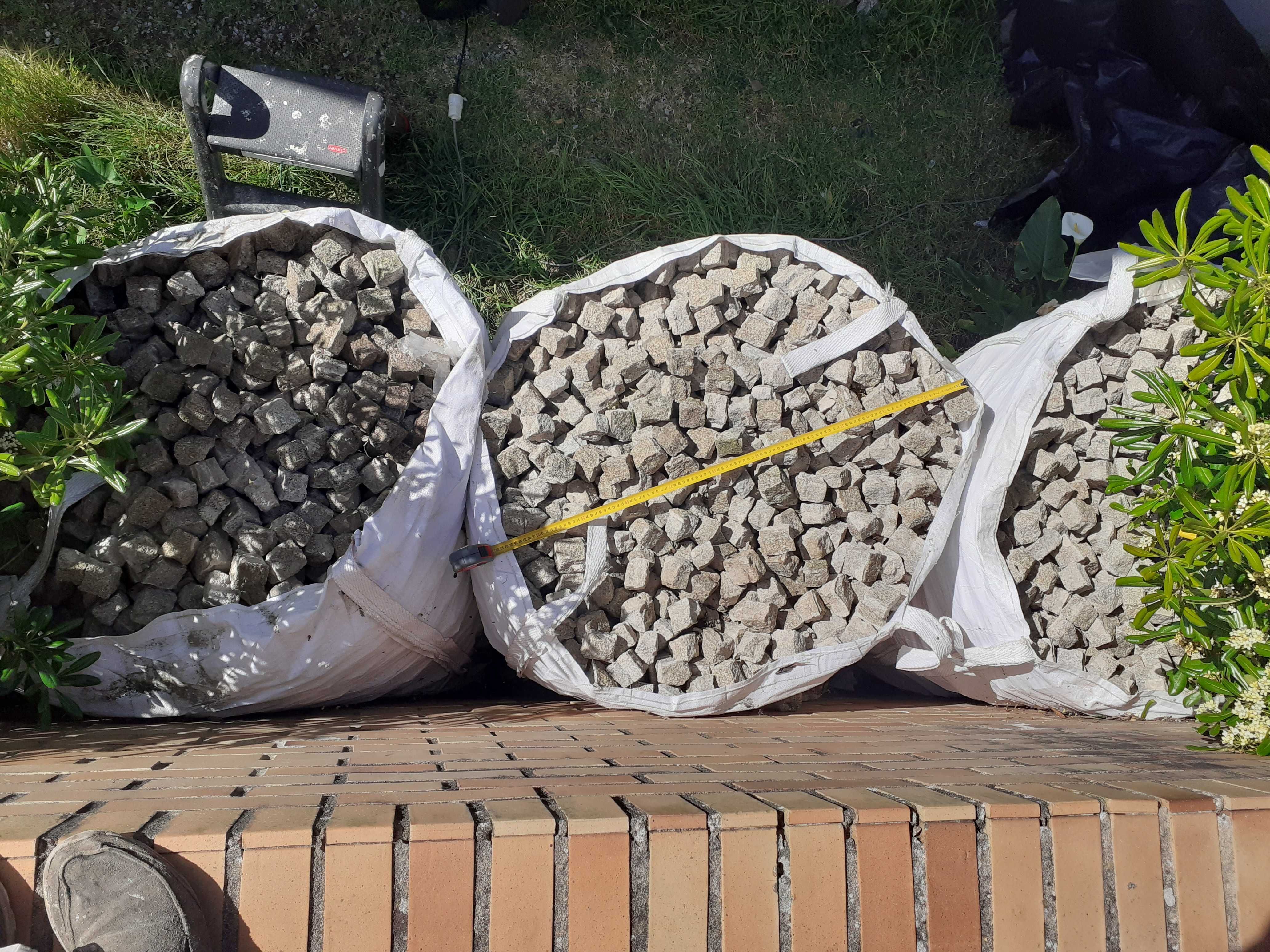 Cubo de pedra granito pequeno 3 m3
