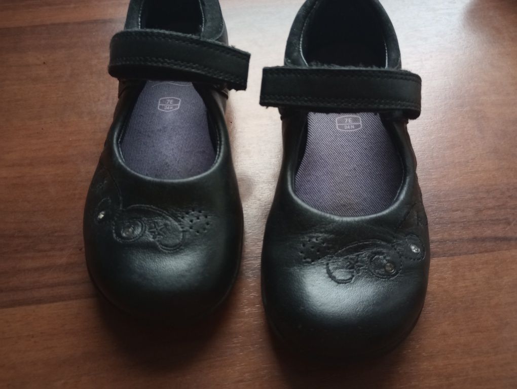 Baleriny na rzepy Clarks r. 24