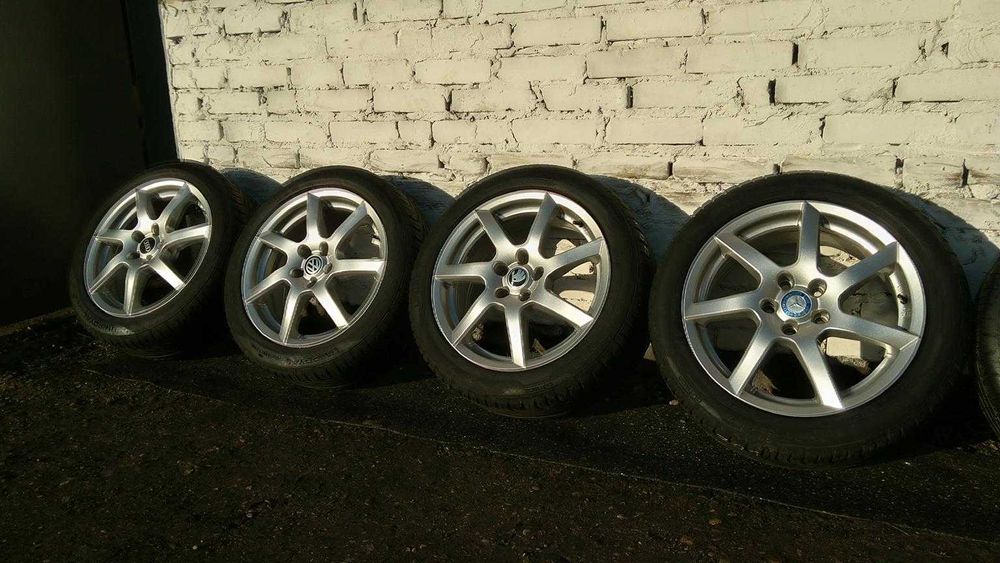 [791] GOLF OCTAVIA LEON 215/50/17 A4 A3 PASSAT Touran C w204 CLA 5x112