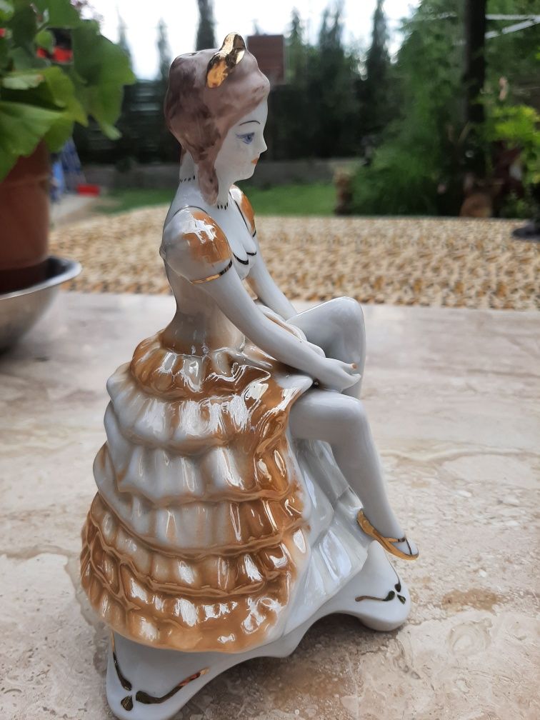 Figurka baletnica z porcelany