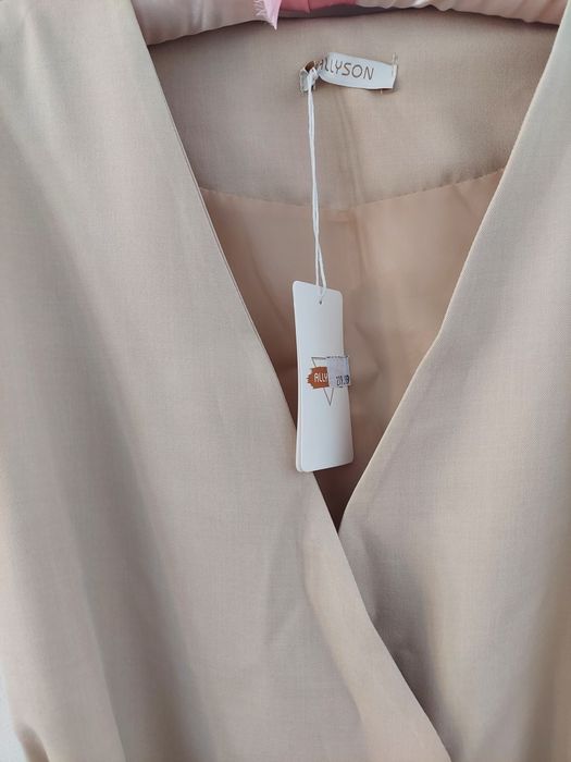 Komplet beżowy,  kamizelka i spodnie