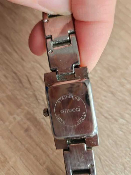 Zegarek damski Anucci – dobry stan, koperta do 30 mm, nowa bateria