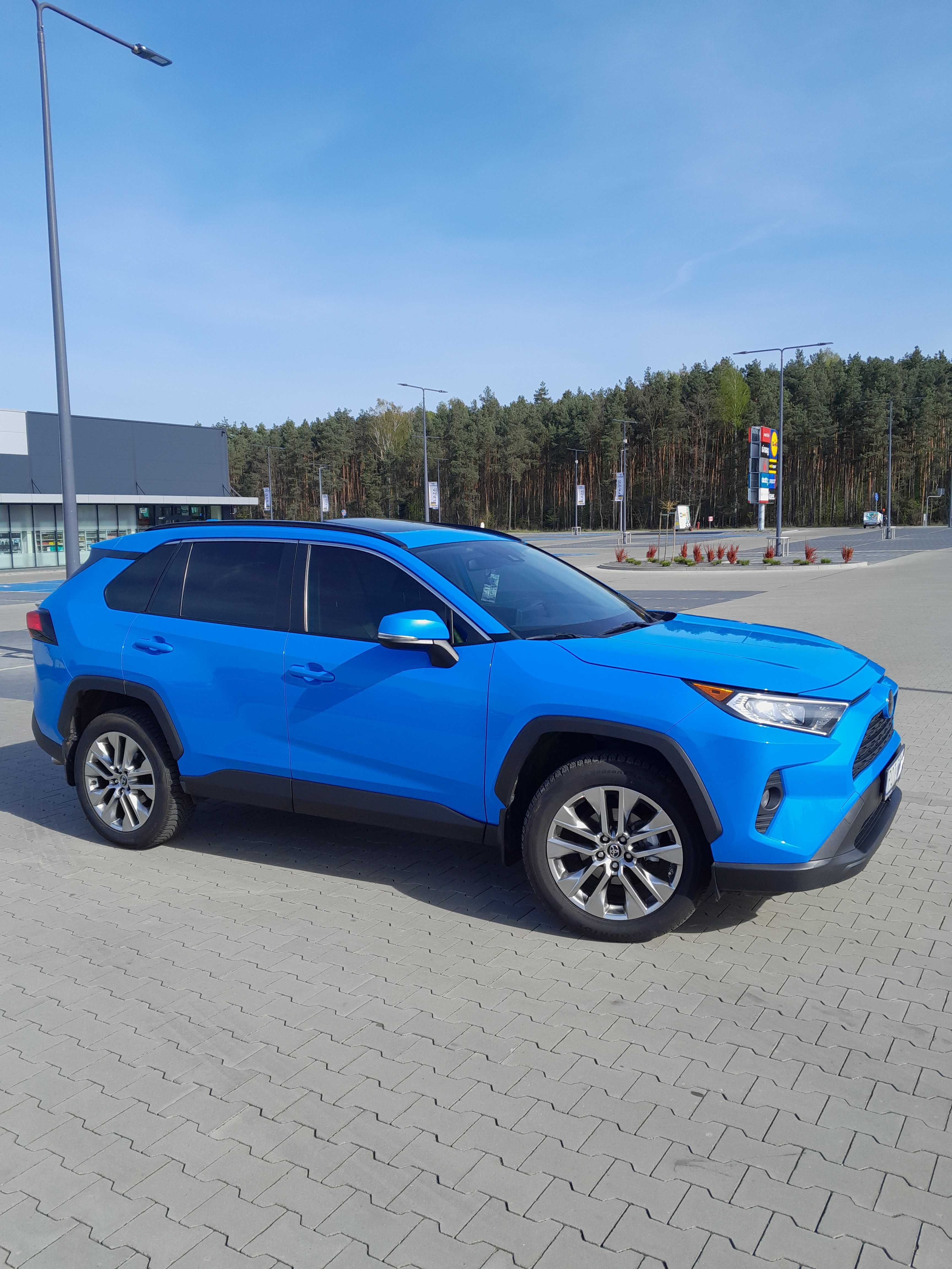 Sprzedam RAV-4  2,5 XLE Benzyna