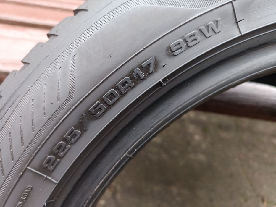 1szt Goodyear Vector 4 Season Gen-3 225/50/17 98W 6mm 2023rok