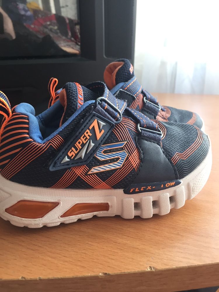 Оргигінальні дитячі кросівки Skechers flex-low з підсвіткою