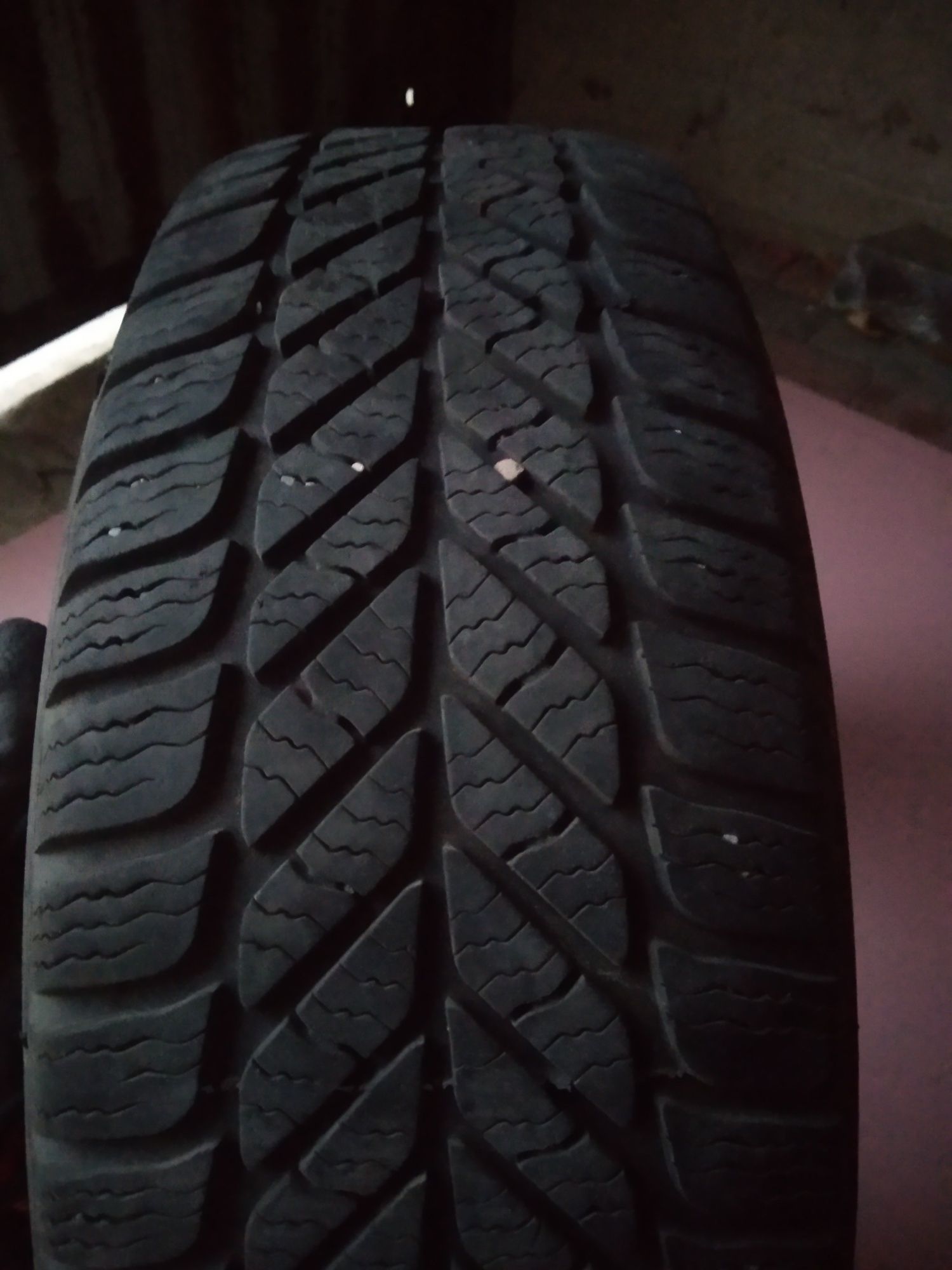 Dębica frigo 2  185/60 R 14