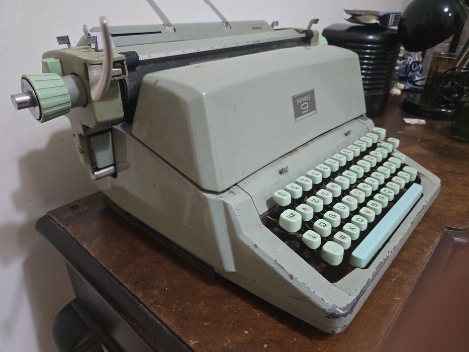 Máquina de escrever Hermes