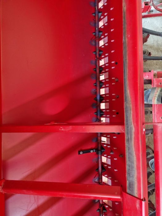 Agregat uprawowo siewny  UNIA-FAMAROL