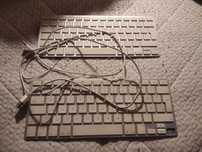 Sprzedam 2 klawiatury Apple model A1242