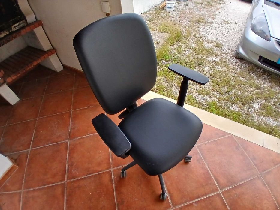 Cadeira de escritório em pele