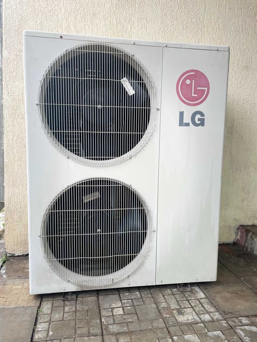 Напівпромисловий касетний кондиціонер LG T48LH (пульт у комплекті)