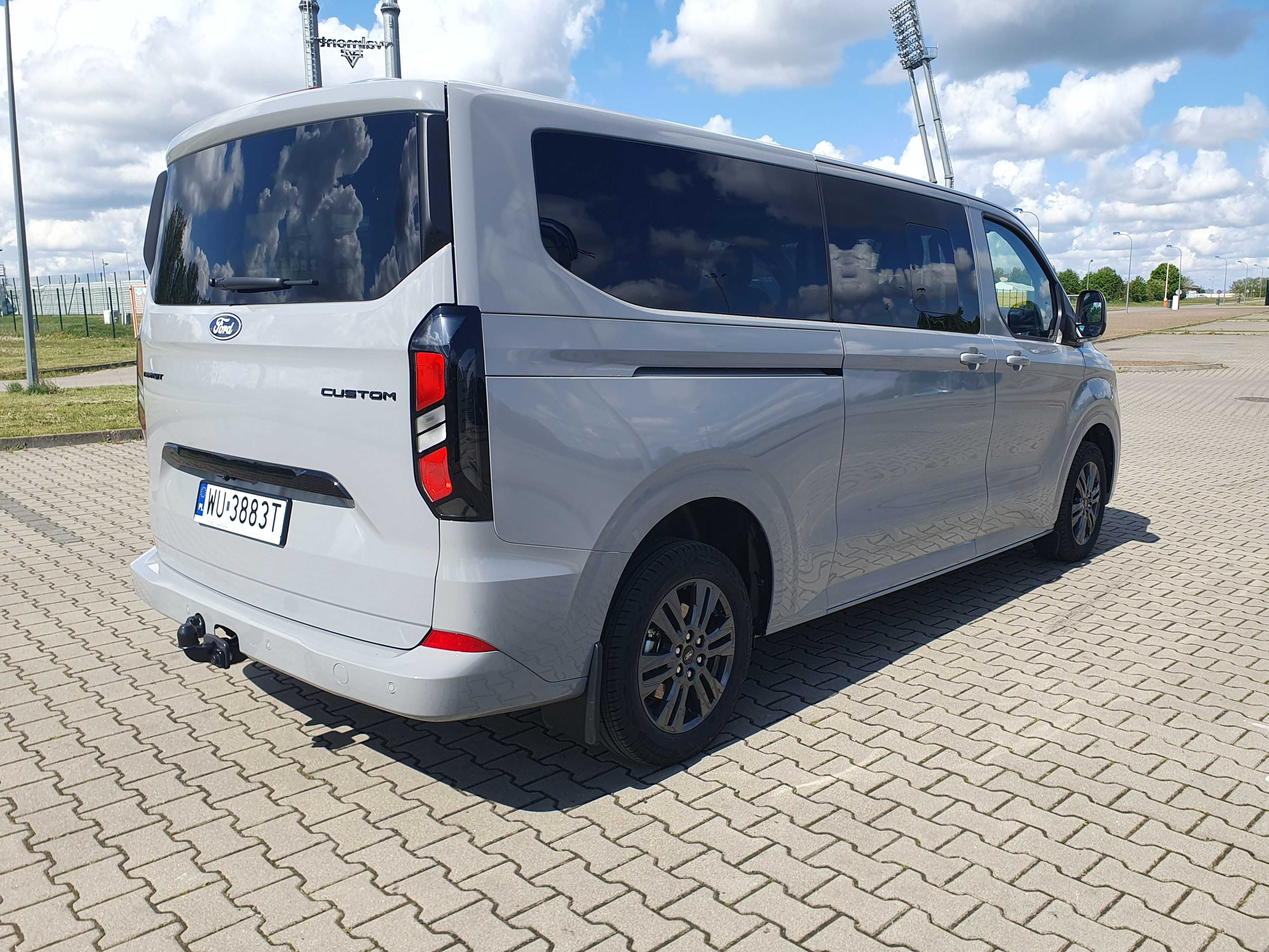 Wynajem Busa 9 osobowego Ford Transit Custom Long 2025r.
