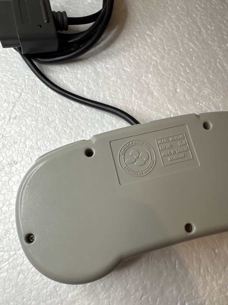 Kontroler / pad do Nintendo Super Famicom / Super Nintendo SNES Konami